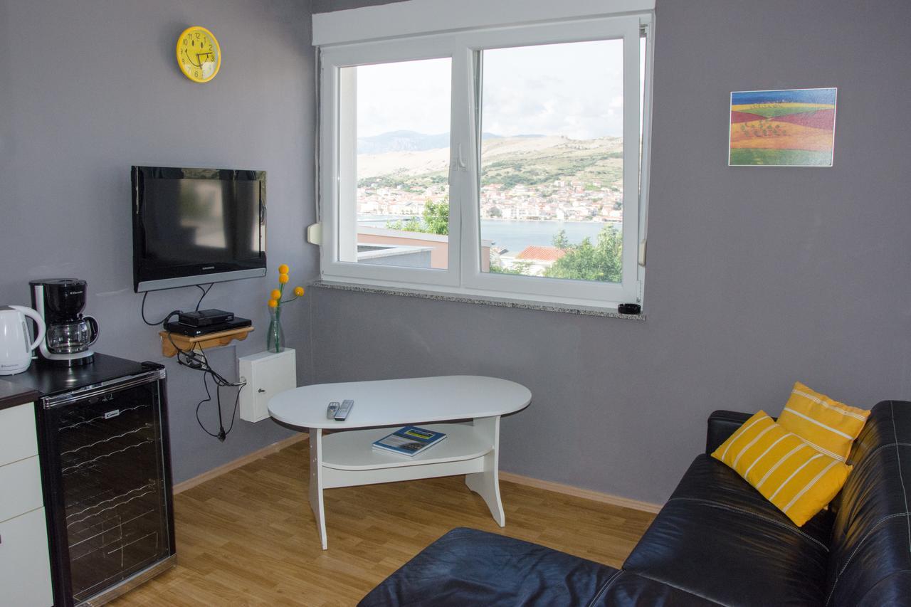 Apartments Sv. Jelena 2 Pag Town Bagian luar foto