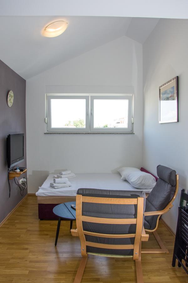 Apartments Sv. Jelena 2 Pag Town Bagian luar foto