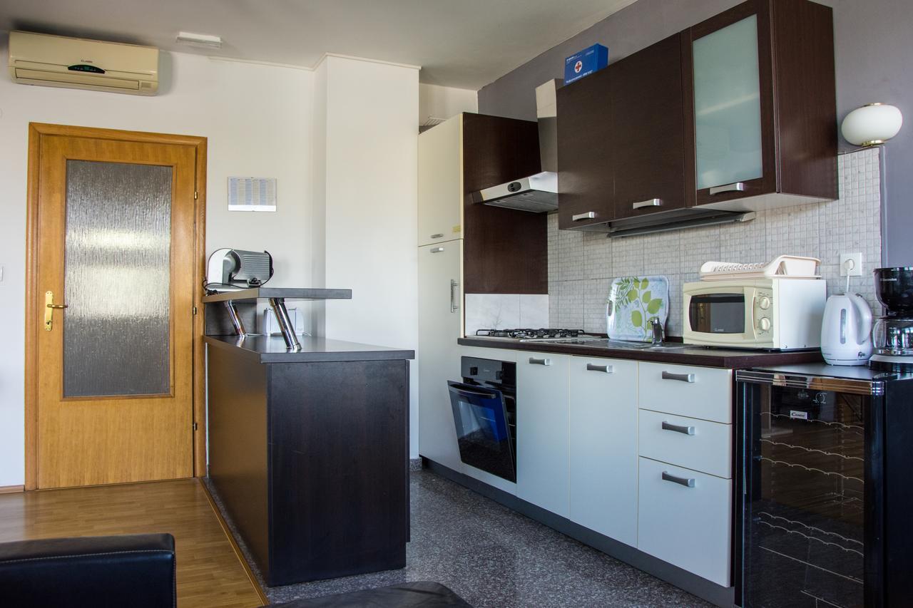 Apartments Sv. Jelena 2 Pag Town Bagian luar foto
