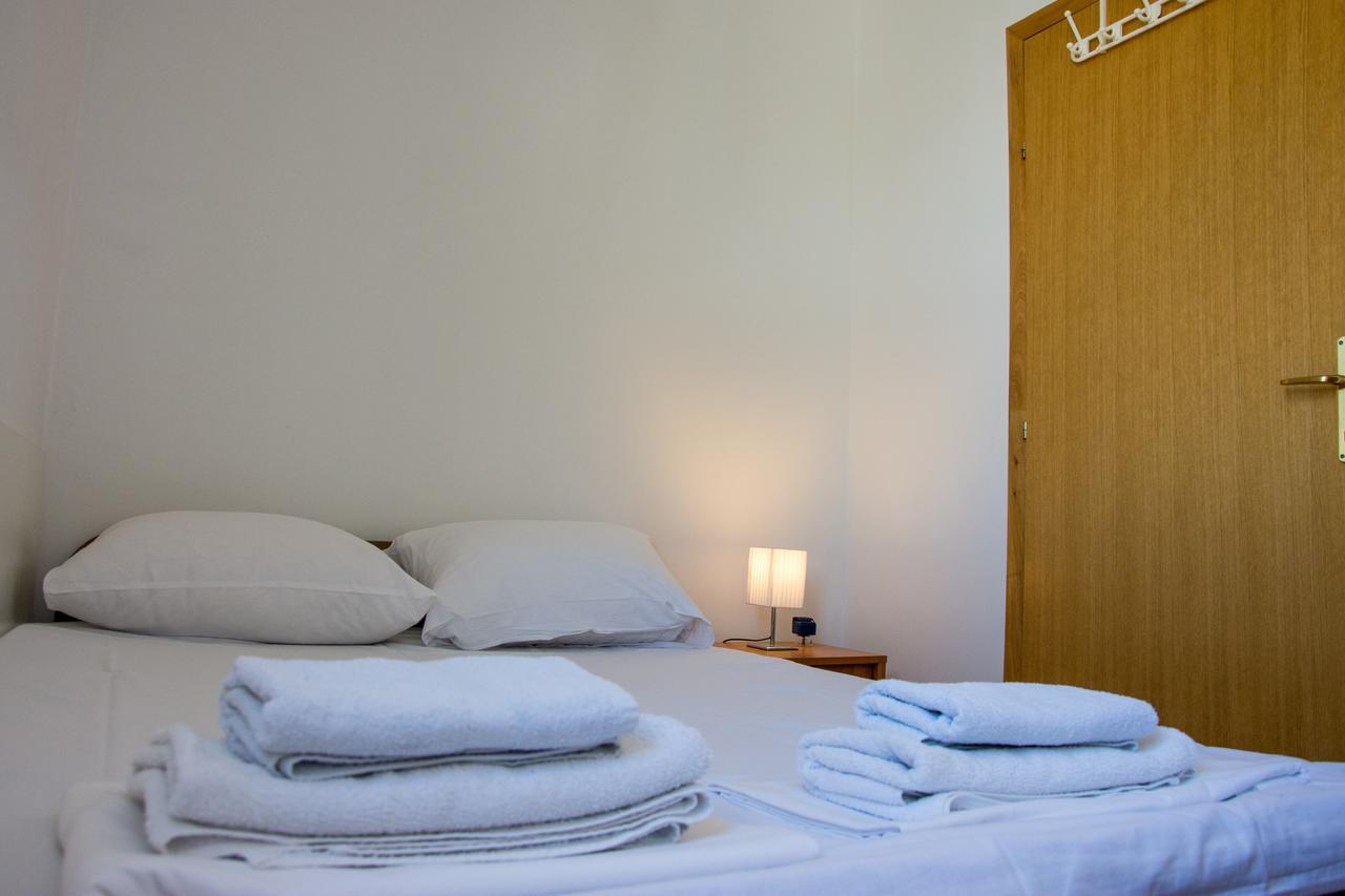 Apartments Sv. Jelena 2 Pag Town Bagian luar foto