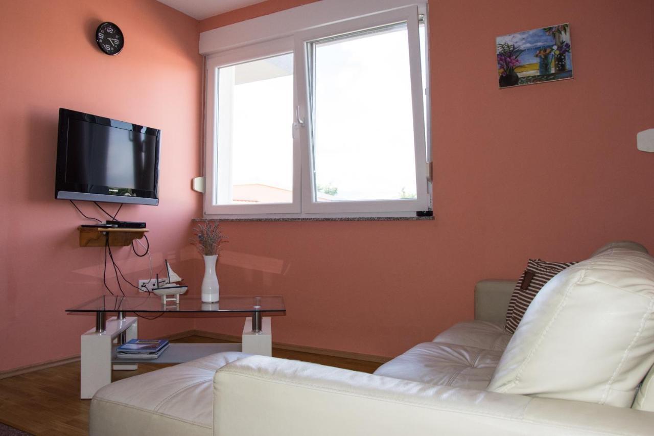 Apartments Sv. Jelena 2 Pag Town Bagian luar foto